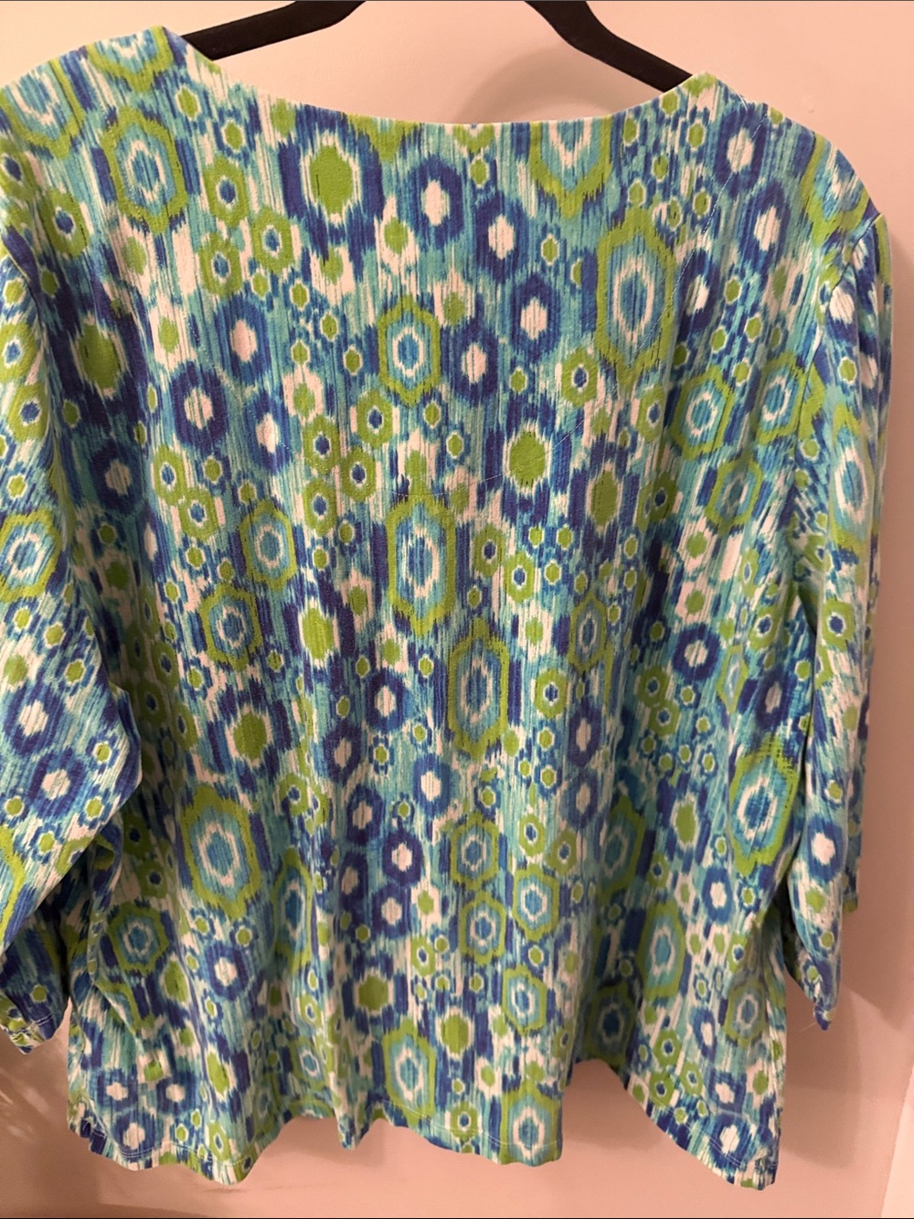 Ruby Reds Favorites, 2X blue-Green Patterned Women's Top Horseshoe neckline - Picture 5 of 5